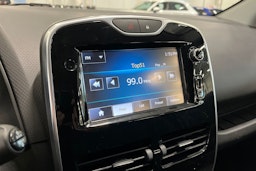 punainen Renault Clio 2015 kuva 18.