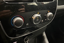 punainen Renault Clio 2015 kuva 19.