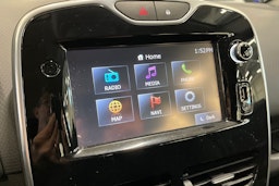 punainen Renault Clio 2015 kuva 21.