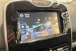 punainen Renault Clio 2015 kuva 22.