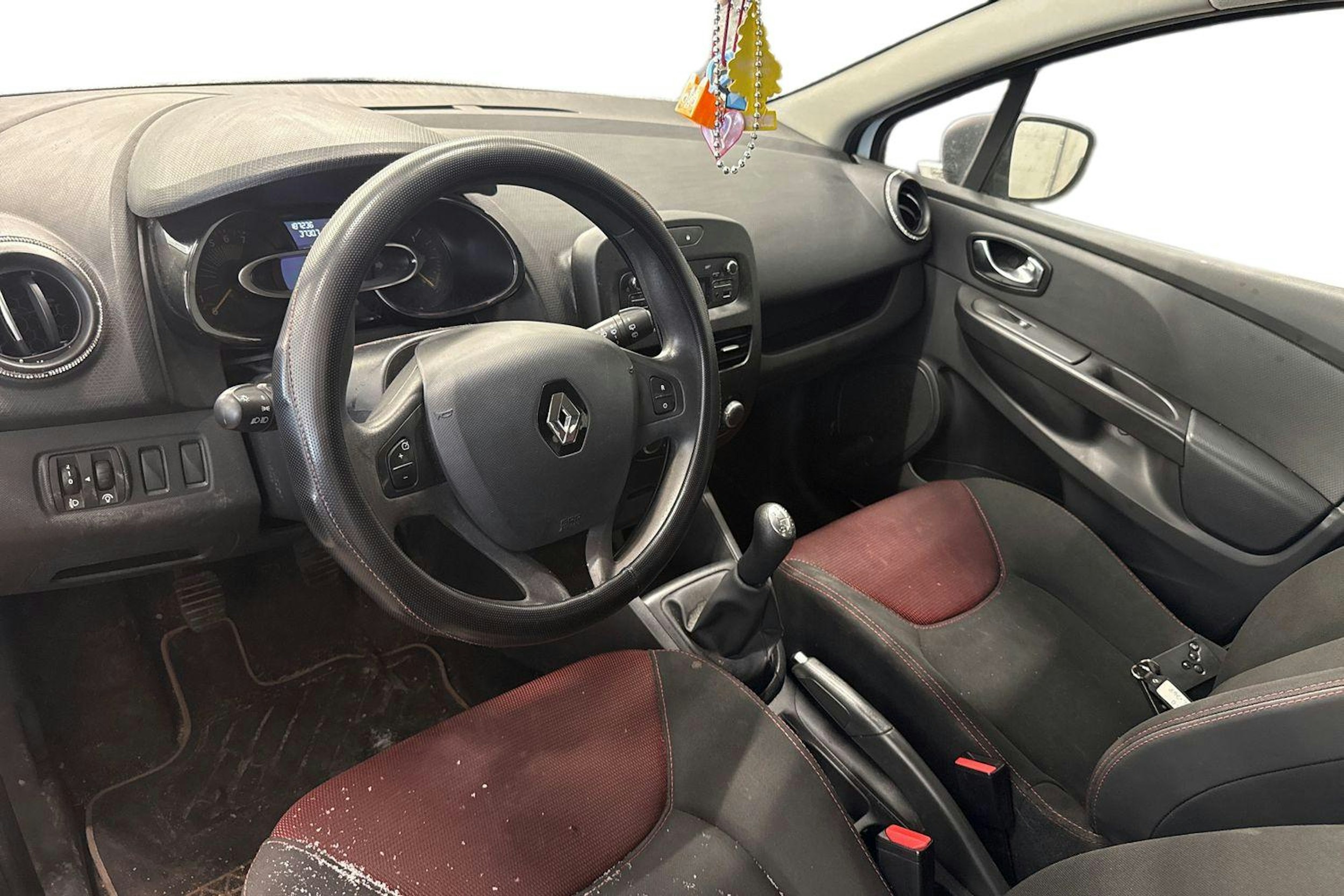 valkoinen Renault Clio 2015 kuva 3.
