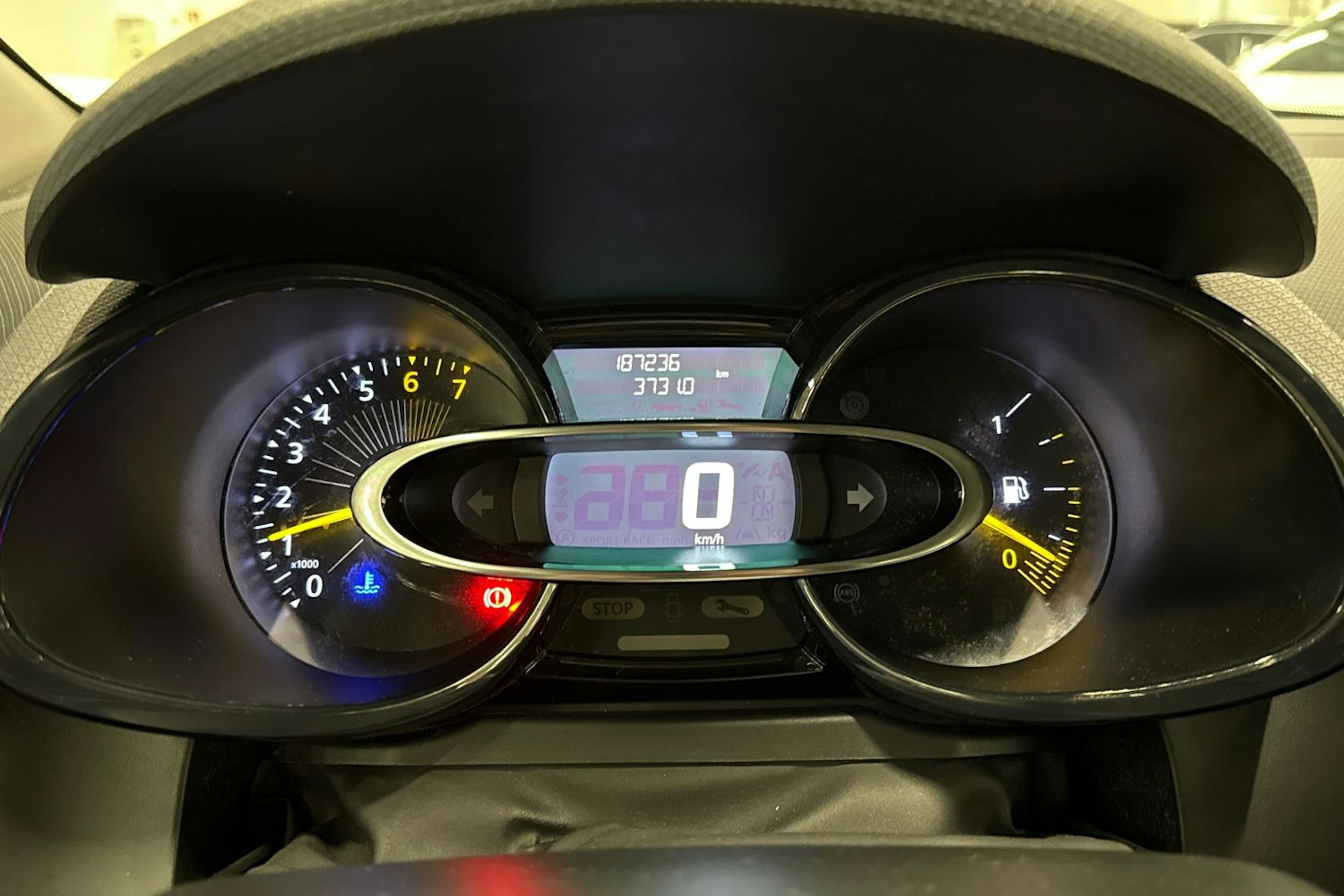 valkoinen Renault Clio 2015 kuva 16.