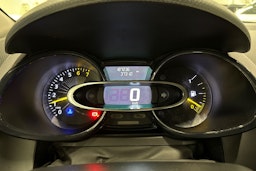 valkoinen Renault Clio 2015 kuva 16.