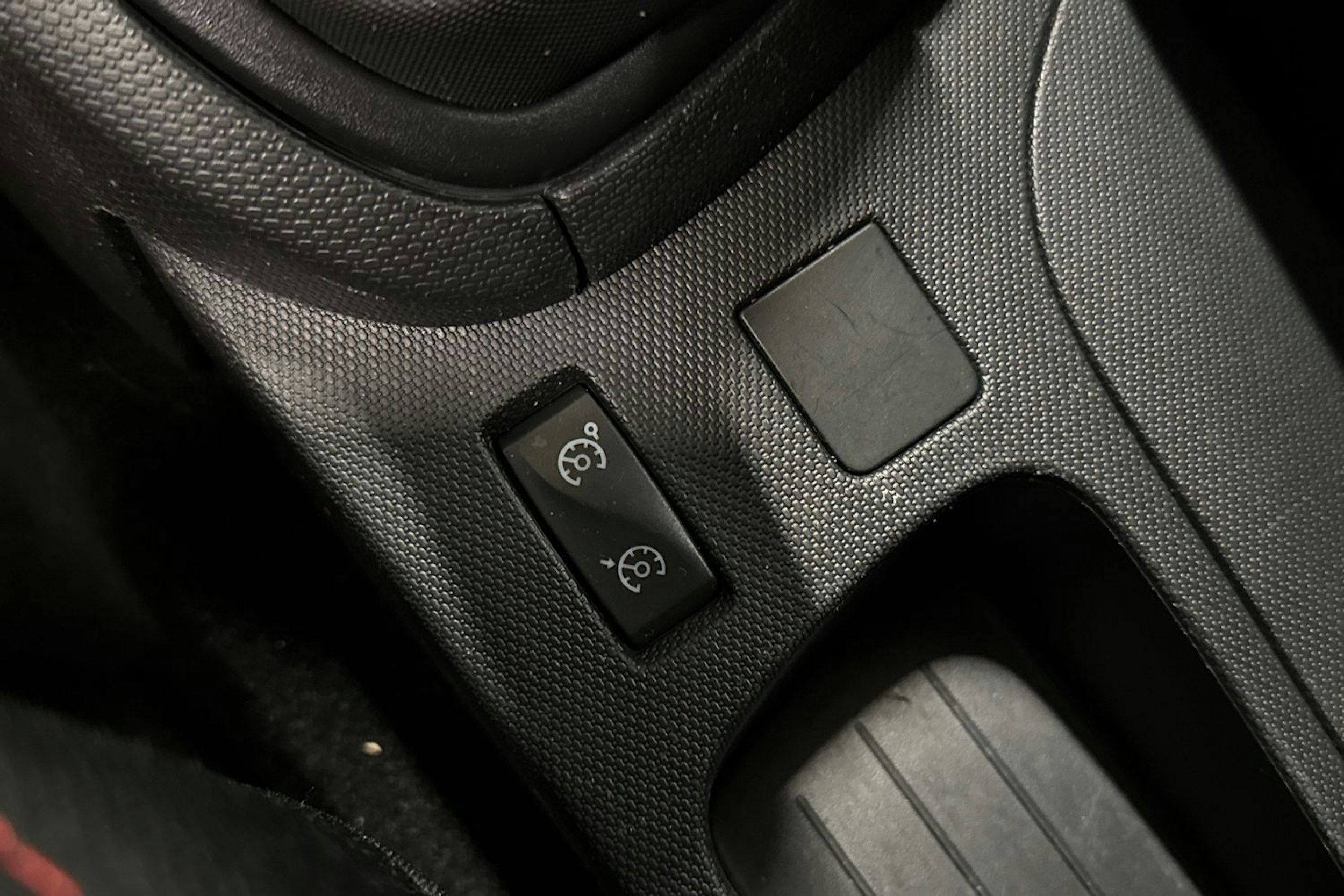 valkoinen Renault Clio 2015 kuva 21.