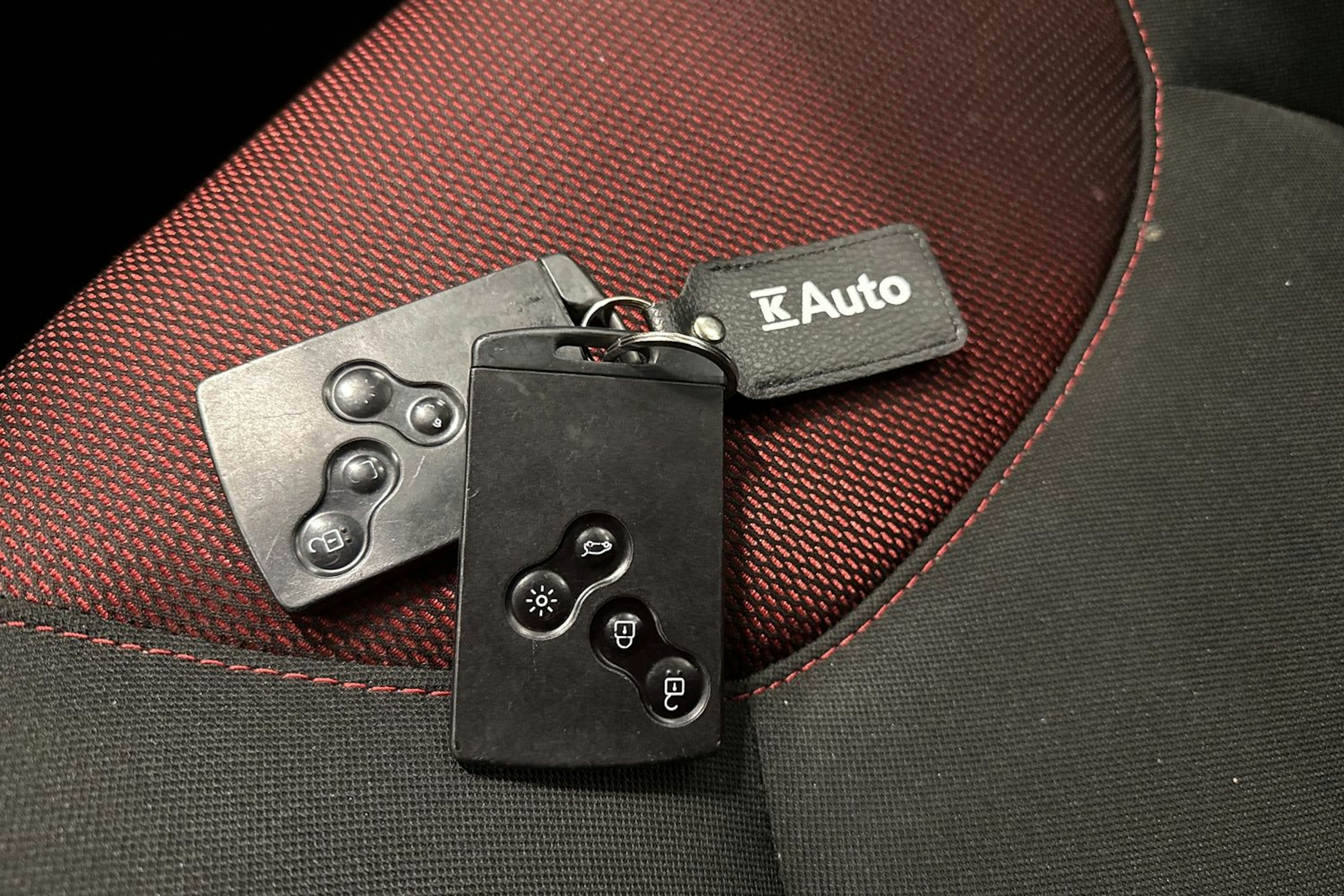 valkoinen Renault Clio 2015 kuva 24.