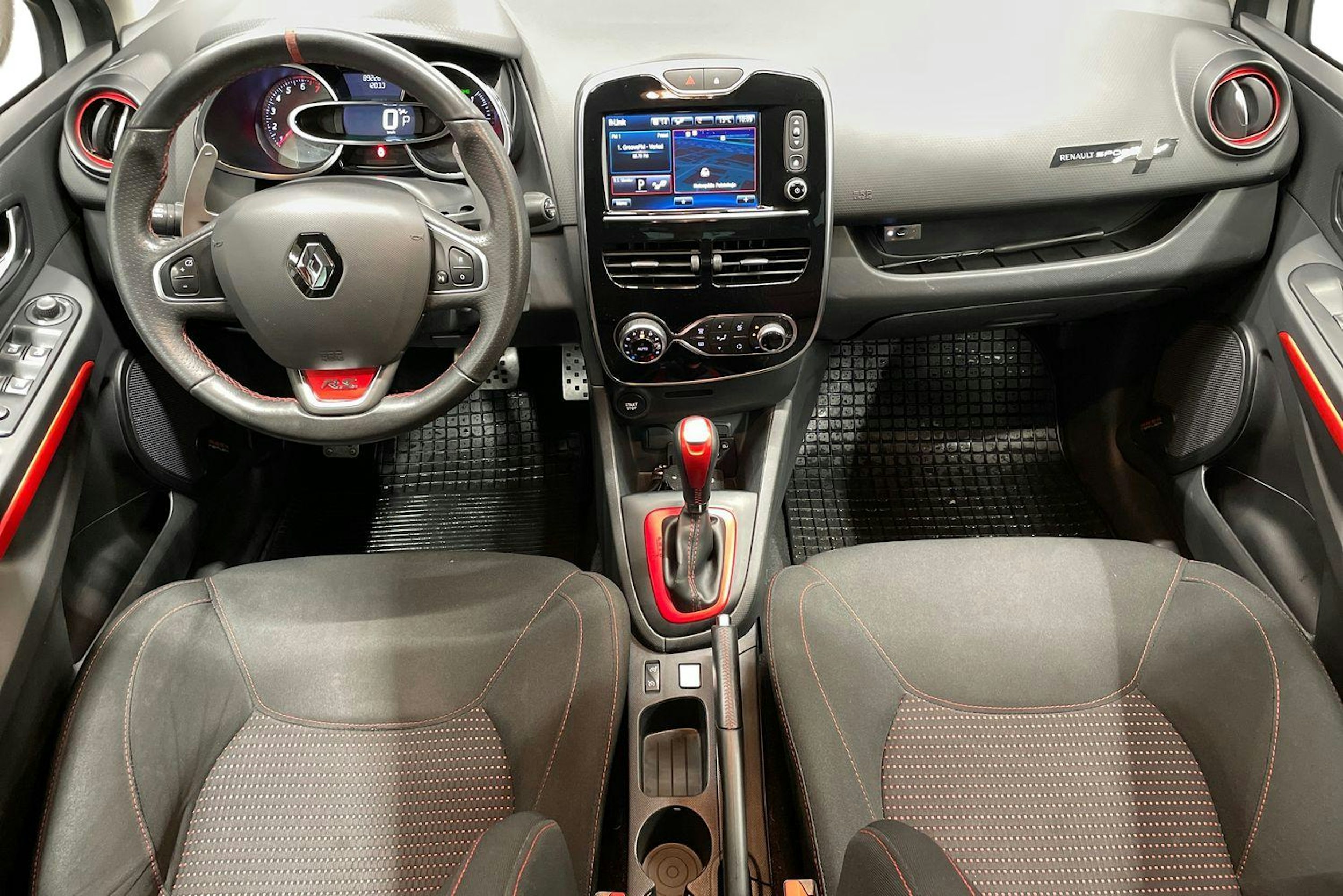 valkoinen Renault Clio 2015 kuva 9.