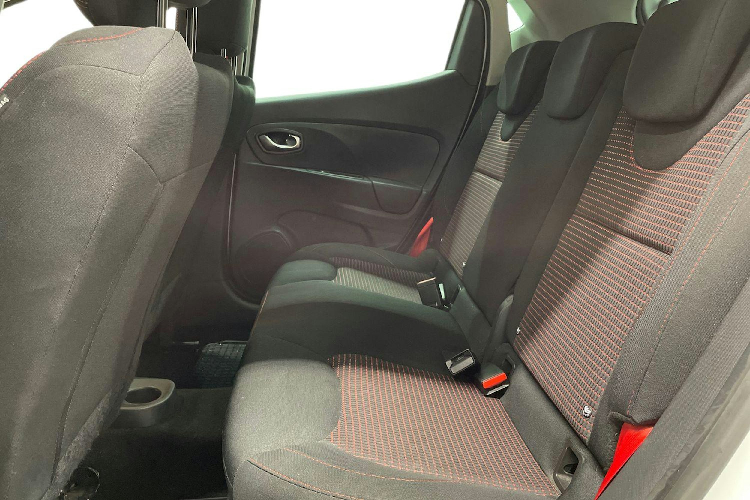 valkoinen Renault Clio 2015 kuva 10.