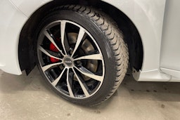 valkoinen Renault Clio 2015 kuva 13.