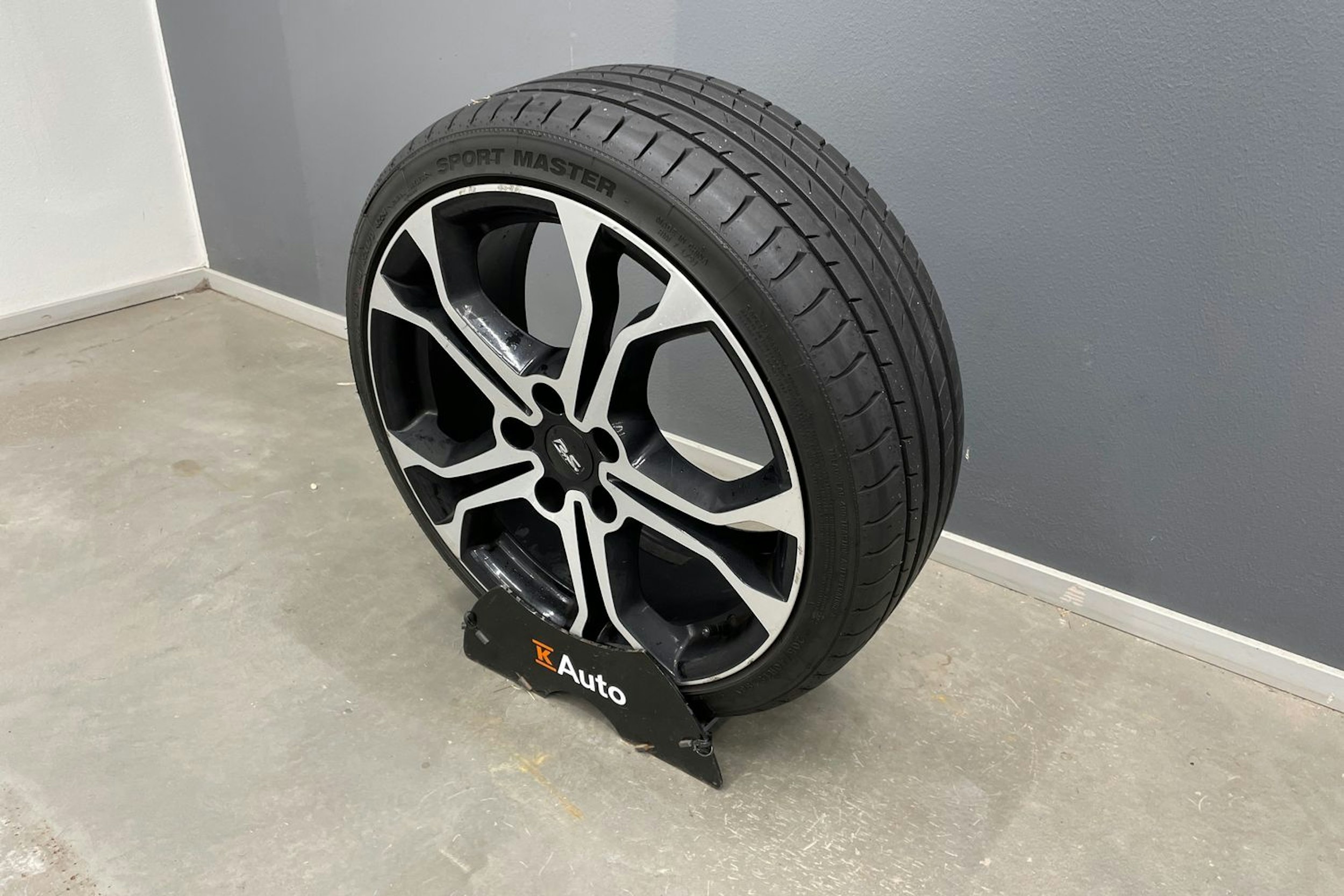 valkoinen Renault Clio 2015 kuva 14.