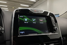 valkoinen Renault Clio 2015 kuva 22.