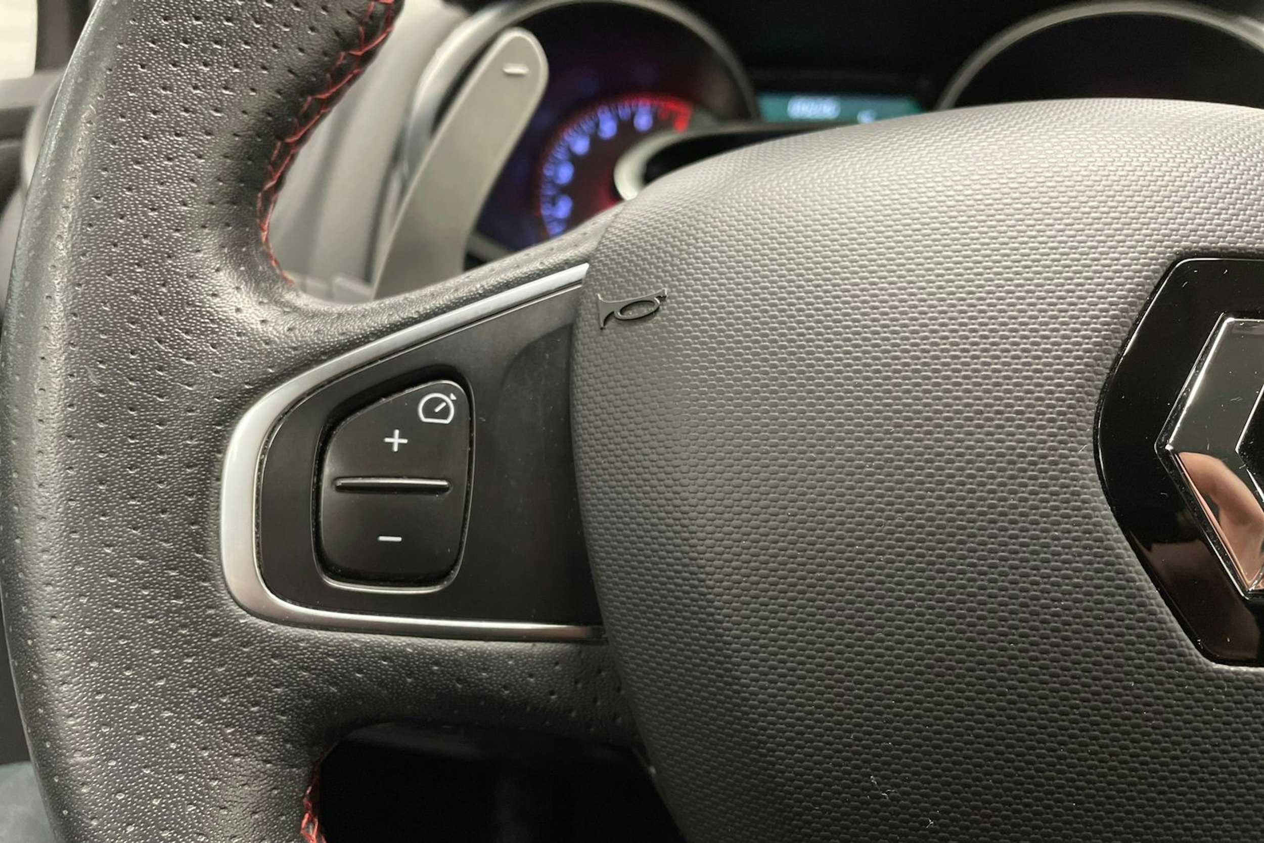 valkoinen Renault Clio 2015 kuva 25.