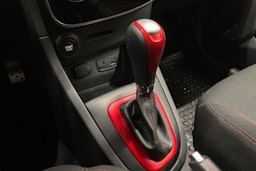 valkoinen Renault Clio 2015 kuva 27.