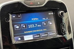 punainen Renault Clio 2015 kuva 21.