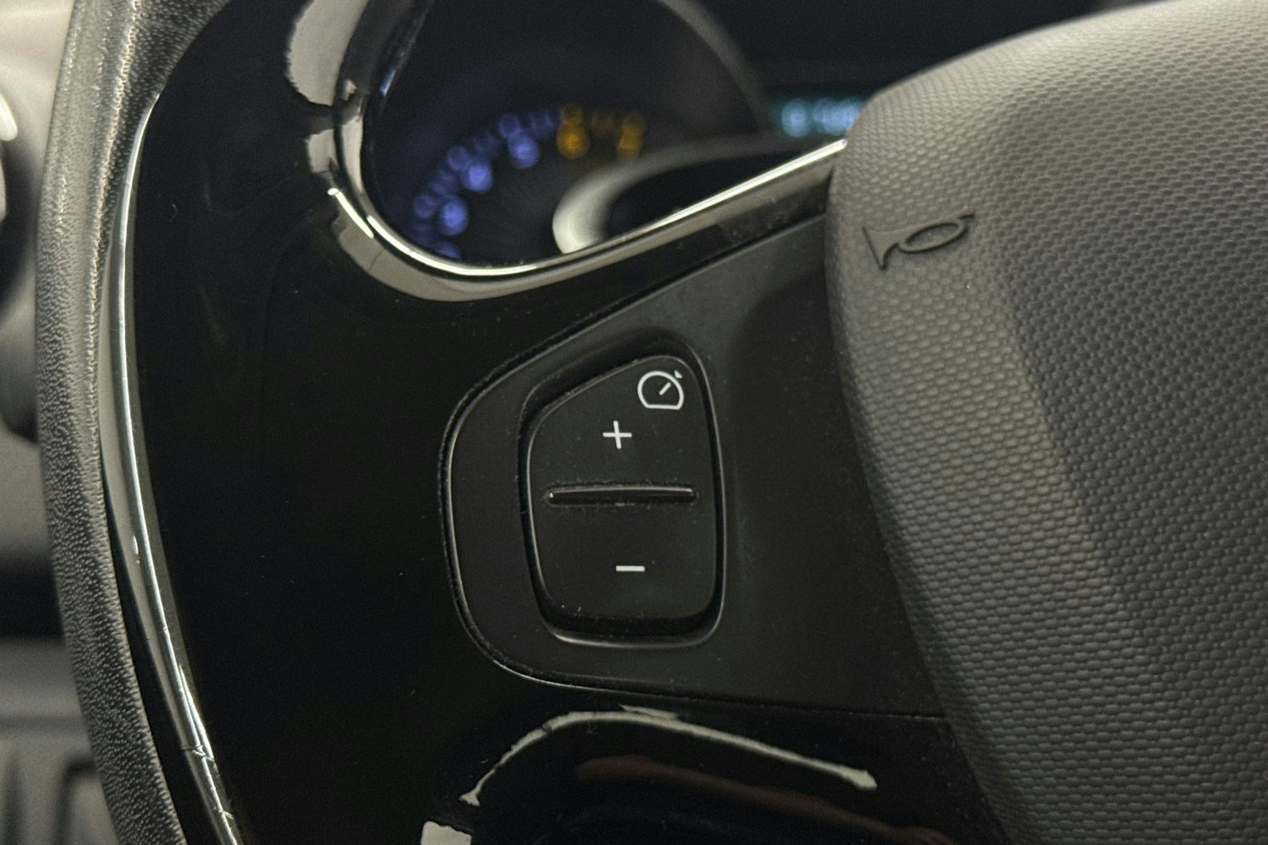 Valkoinen Renault CLIO 2015 kuva 13.