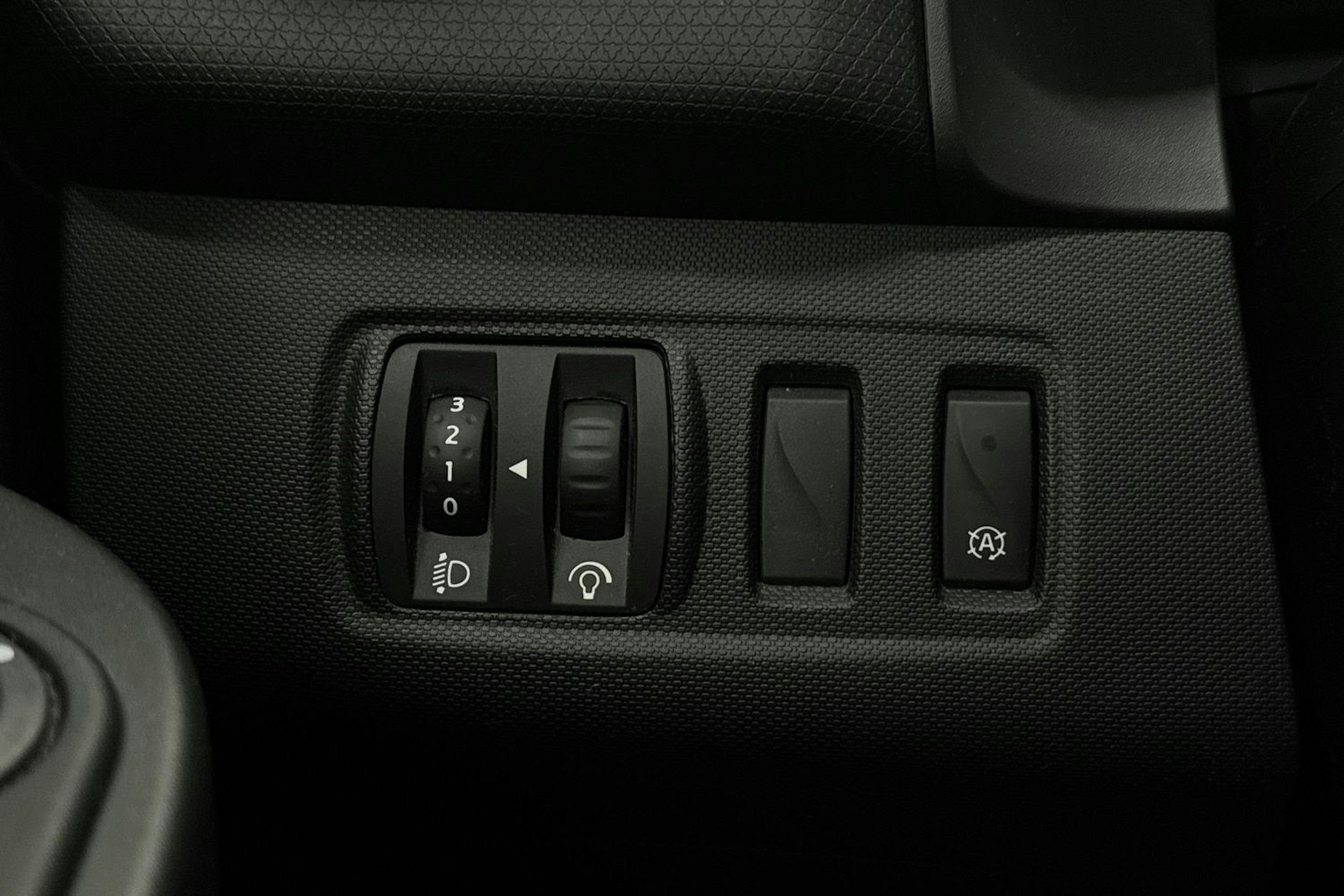 Valkoinen Renault CLIO 2015 kuva 16.