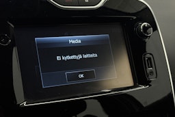 Valkoinen Renault CLIO 2015 kuva 19.