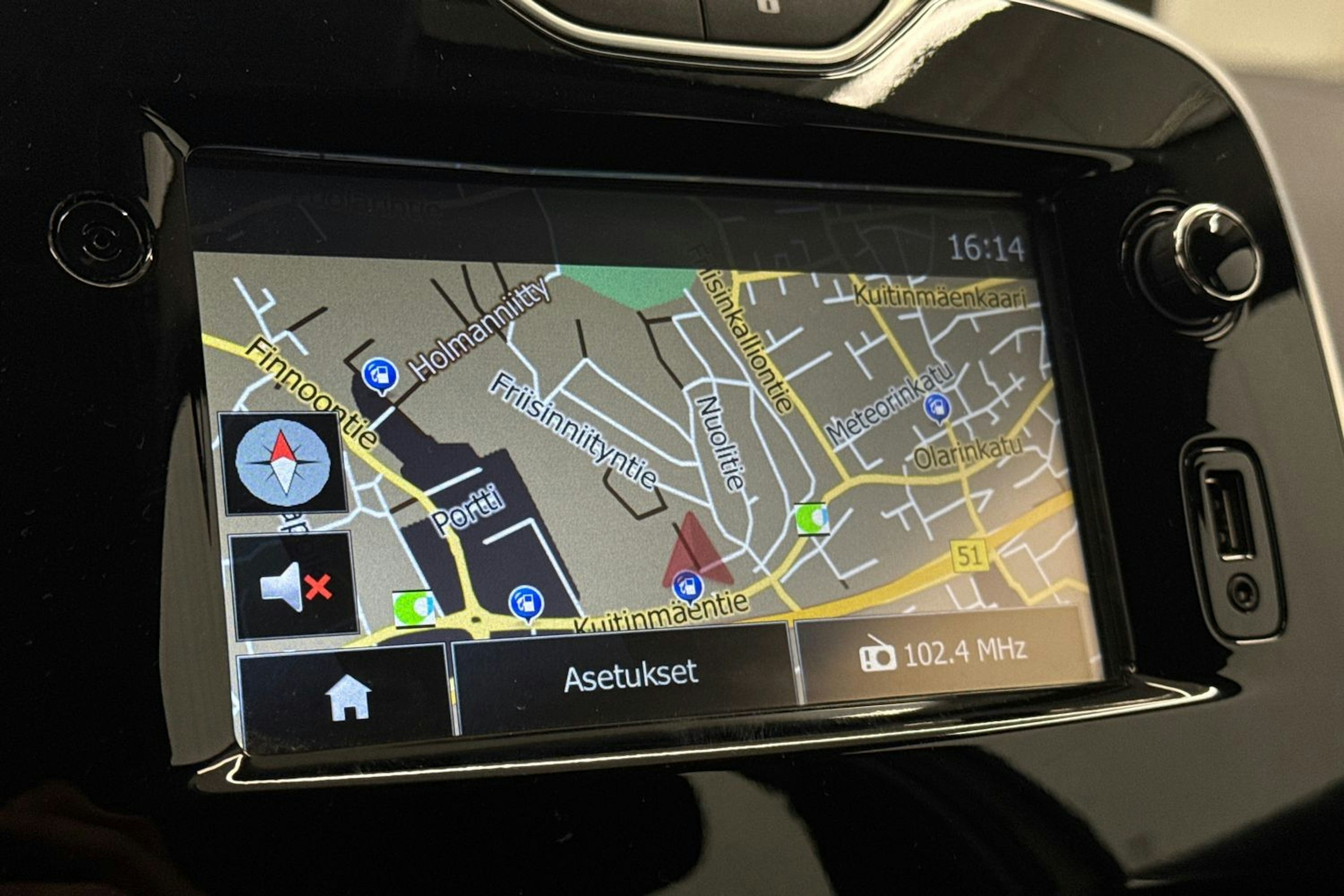 Valkoinen Renault CLIO 2015 kuva 21.