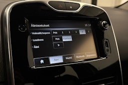 Valkoinen Renault CLIO 2015 kuva 22.