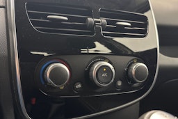 Valkoinen Renault CLIO 2015 kuva 23.