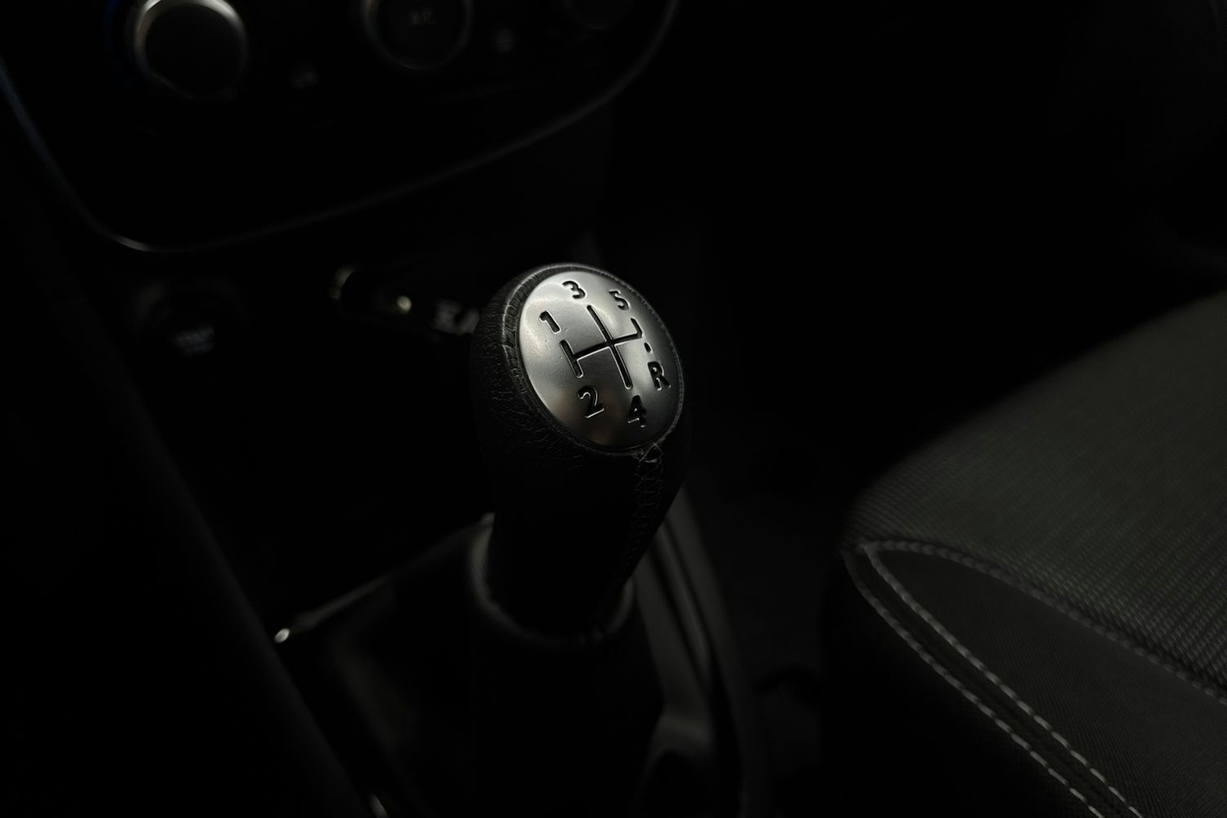 Valkoinen Renault CLIO 2015 kuva 25.