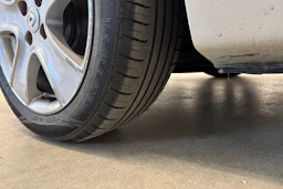 Valkoinen Renault CLIO 2015 kuva 10.