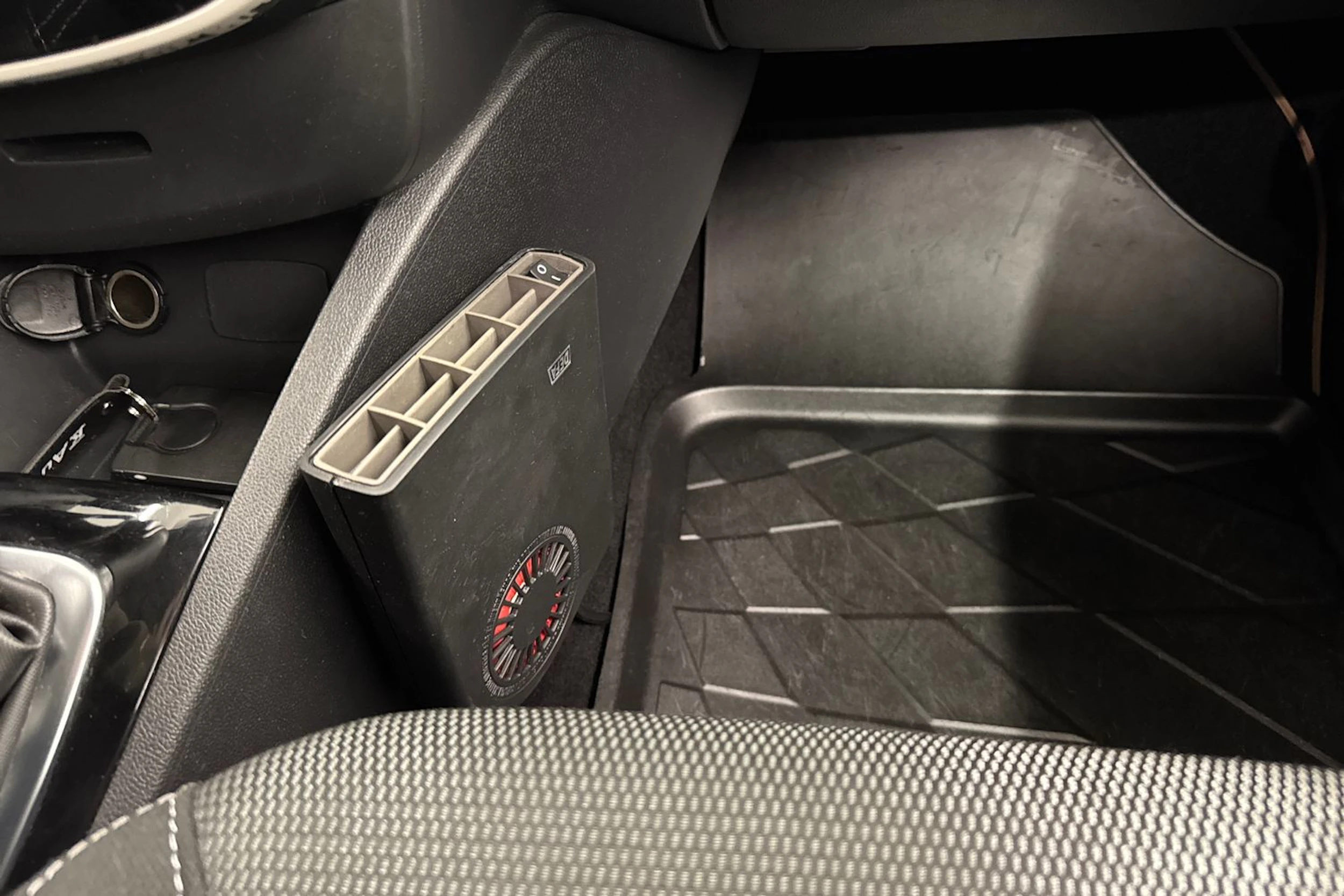 Valkoinen Renault CLIO 2015 kuva 11.