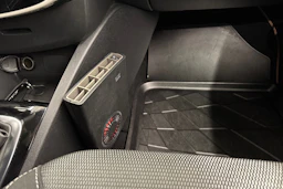 Valkoinen Renault CLIO 2015 kuva 11.