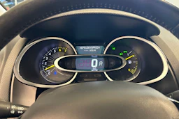 Valkoinen Renault CLIO 2015 kuva 14.