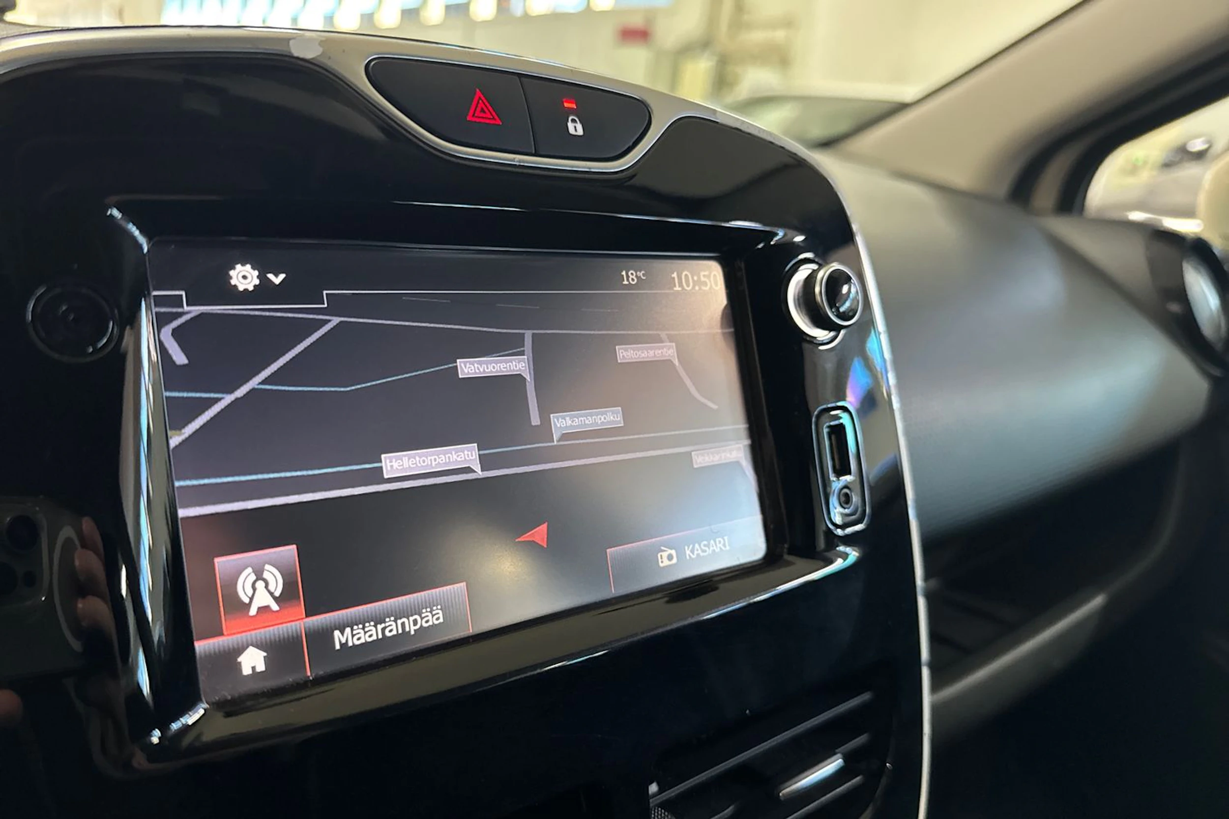 Valkoinen Renault CLIO 2015 kuva 15.