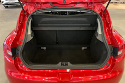 Punainen Renault CLIO 2015 kuva 12.