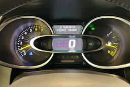 Punainen Renault CLIO 2015 kuva 14.