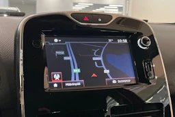 Punainen Renault CLIO 2015 kuva 16.