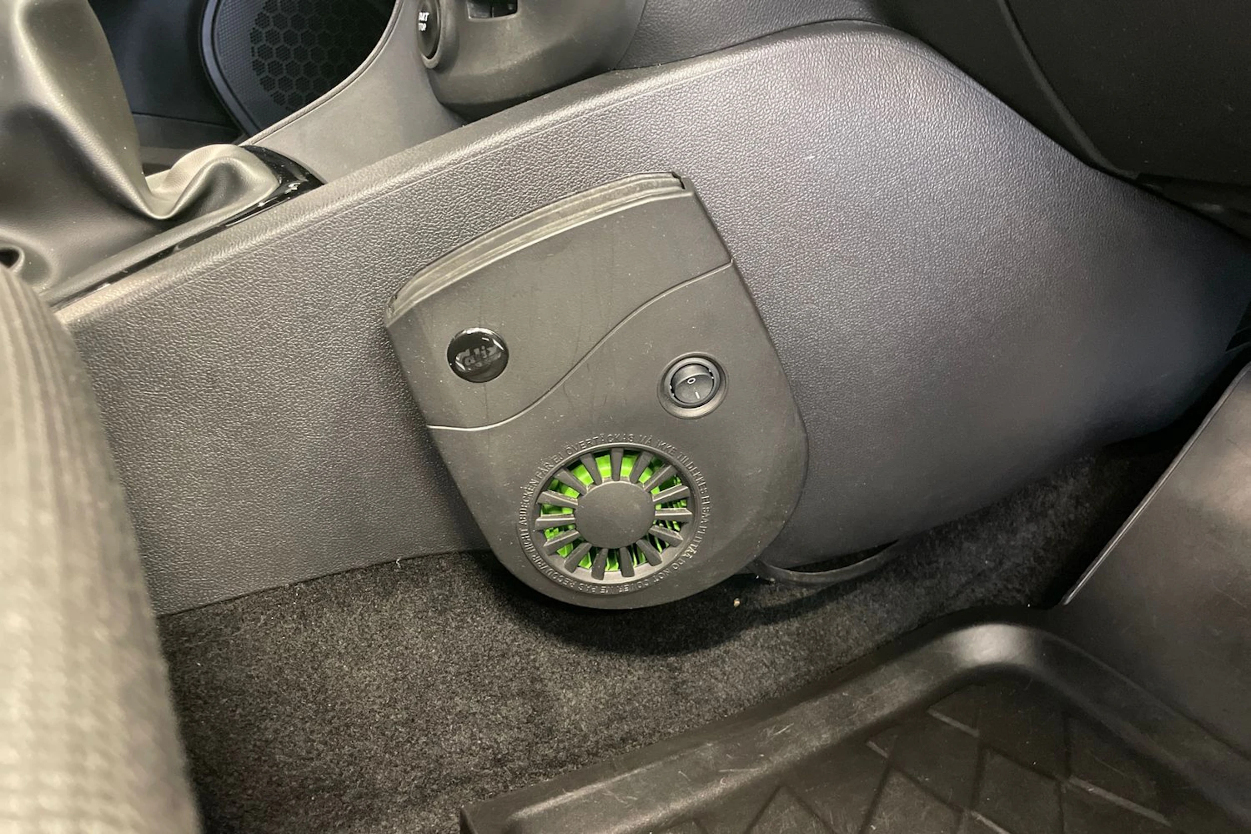 Punainen Renault CLIO 2015 kuva 20.