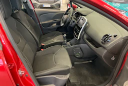 Punainen Renault CLIO 2015 kuva 21.