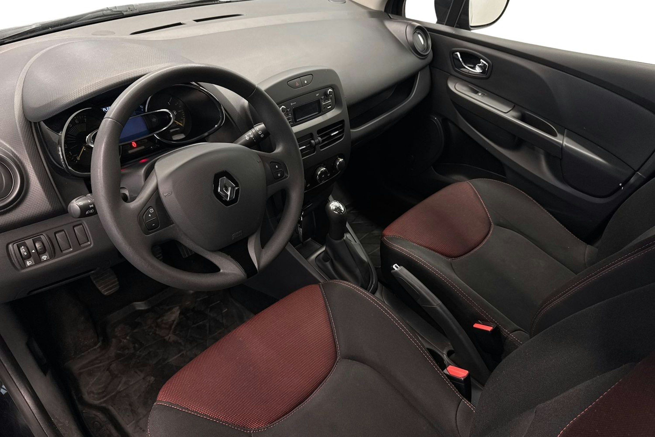 musta Renault Clio 2015 kuva 7.