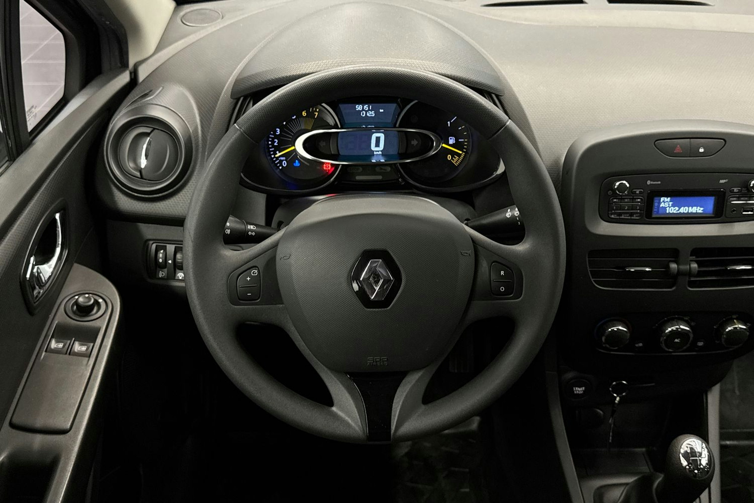musta Renault Clio 2015 kuva 15.