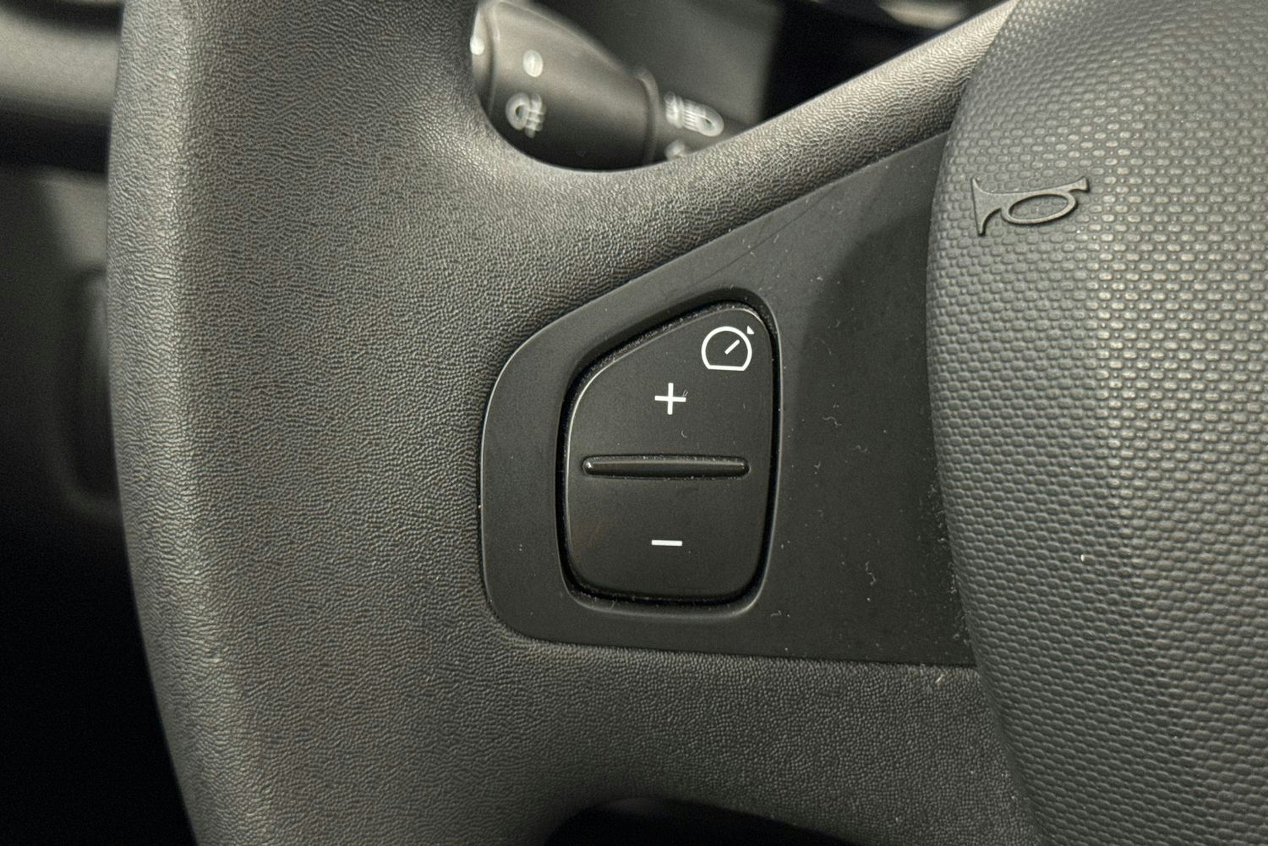 musta Renault Clio 2015 kuva 18.