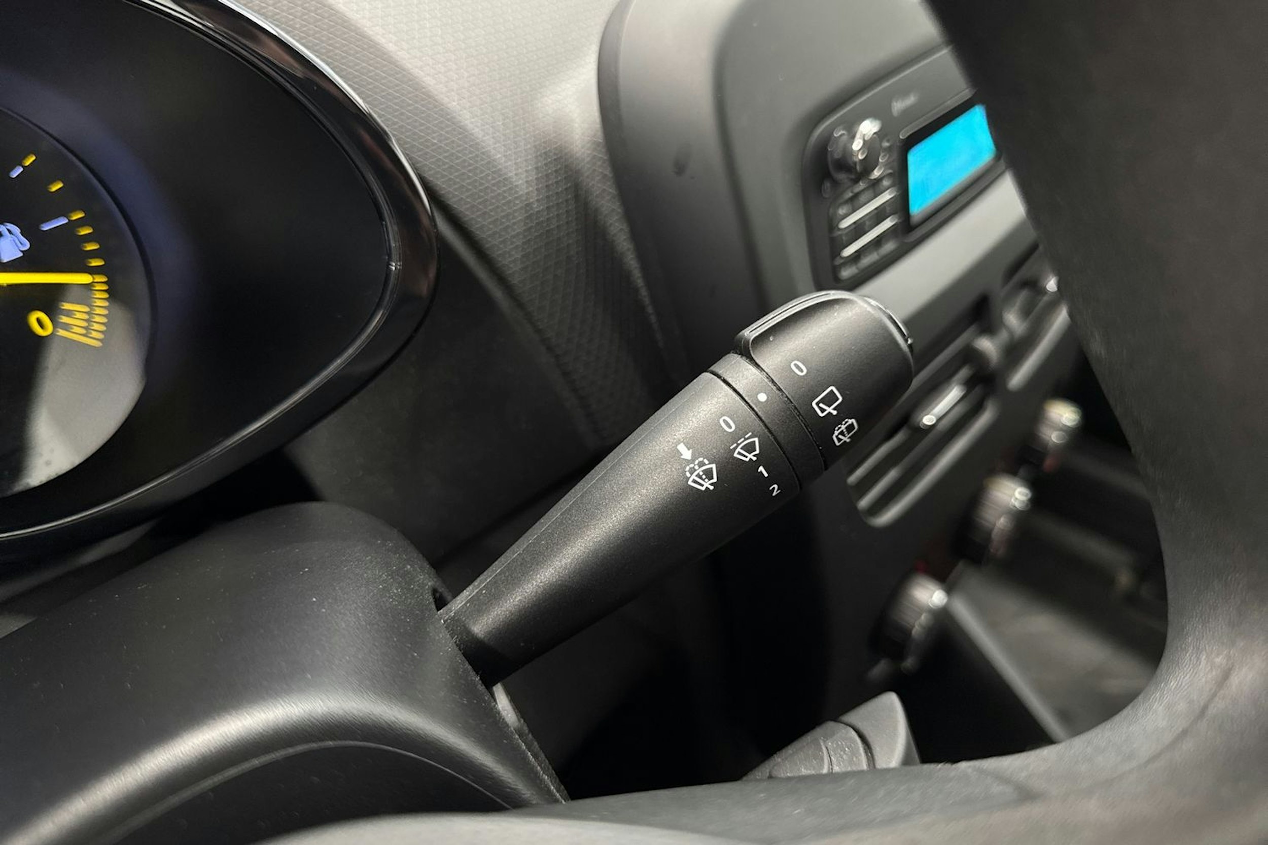 musta Renault Clio 2015 kuva 23.