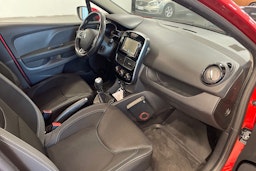 punainen Renault Clio 2017 kuva 15.