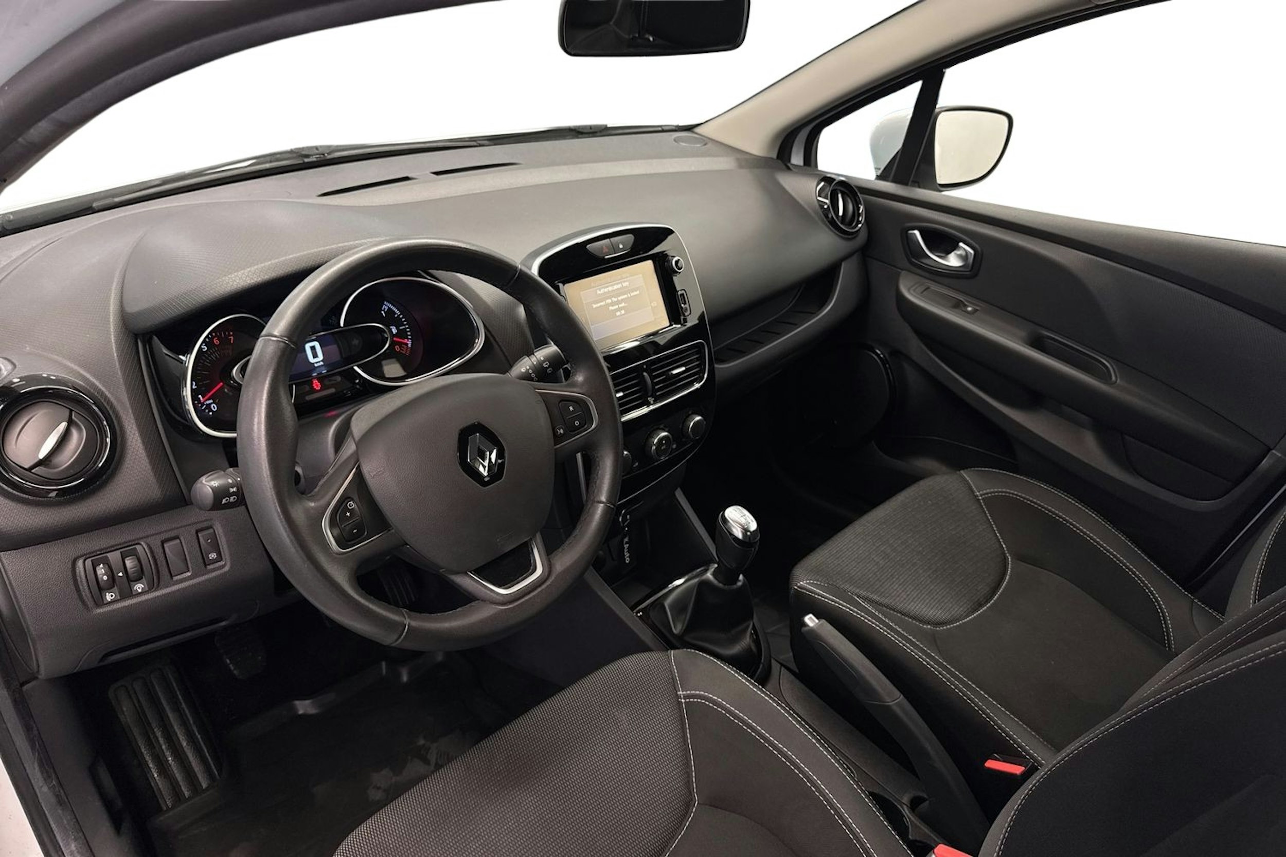 Valkoinen Renault CLIO 2017 kuva 7.