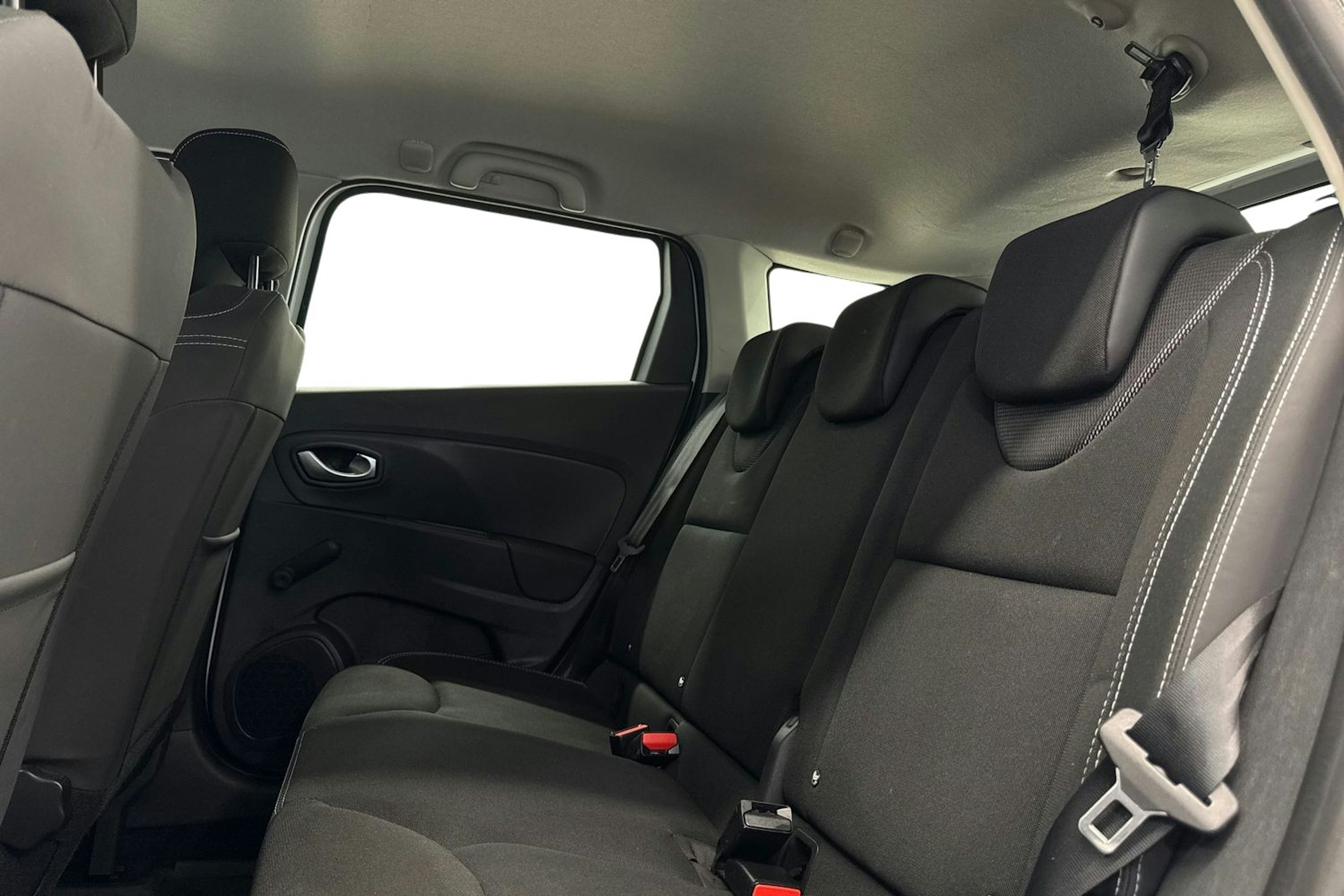 Valkoinen Renault CLIO 2017 kuva 10.