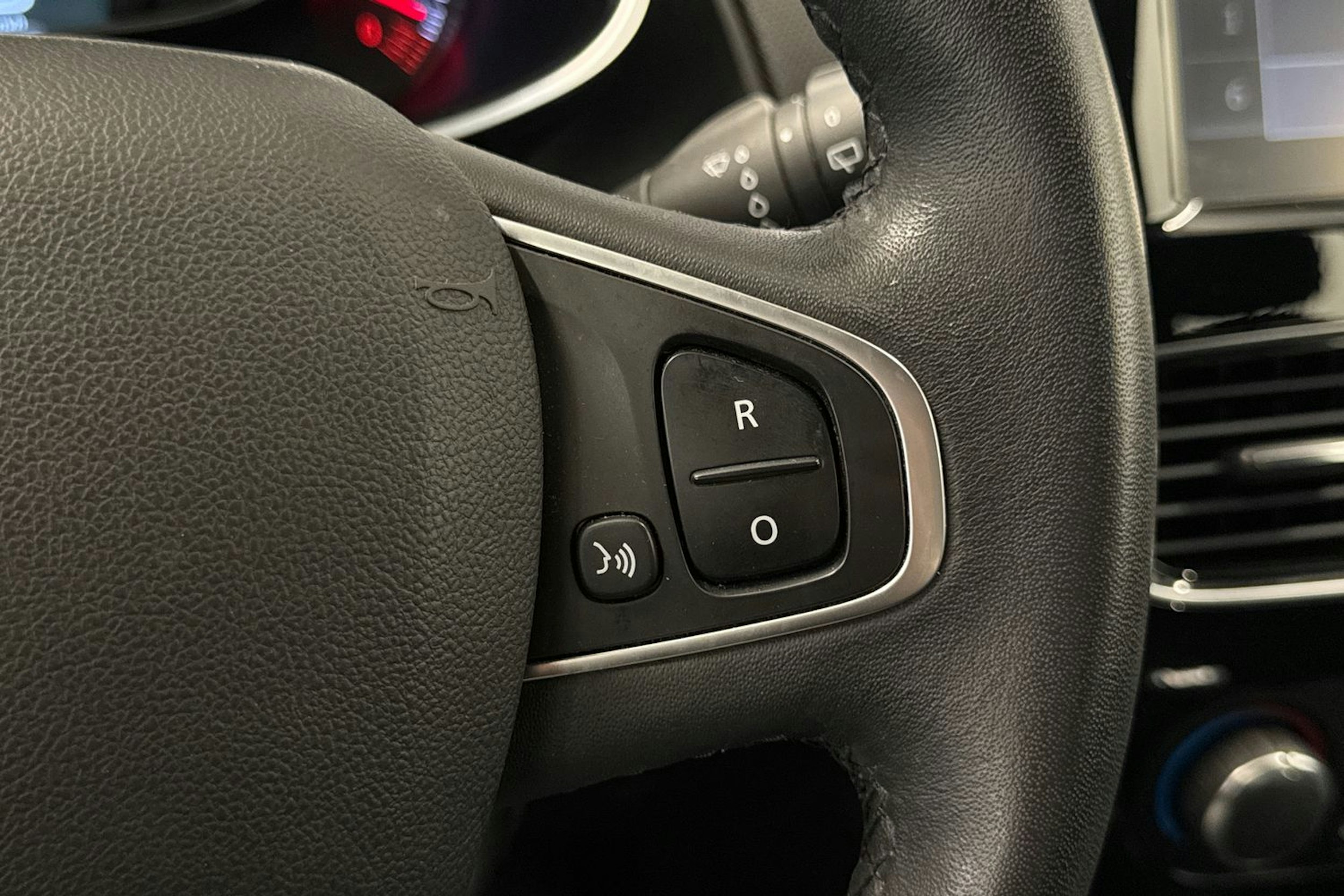 Valkoinen Renault CLIO 2017 kuva 18.