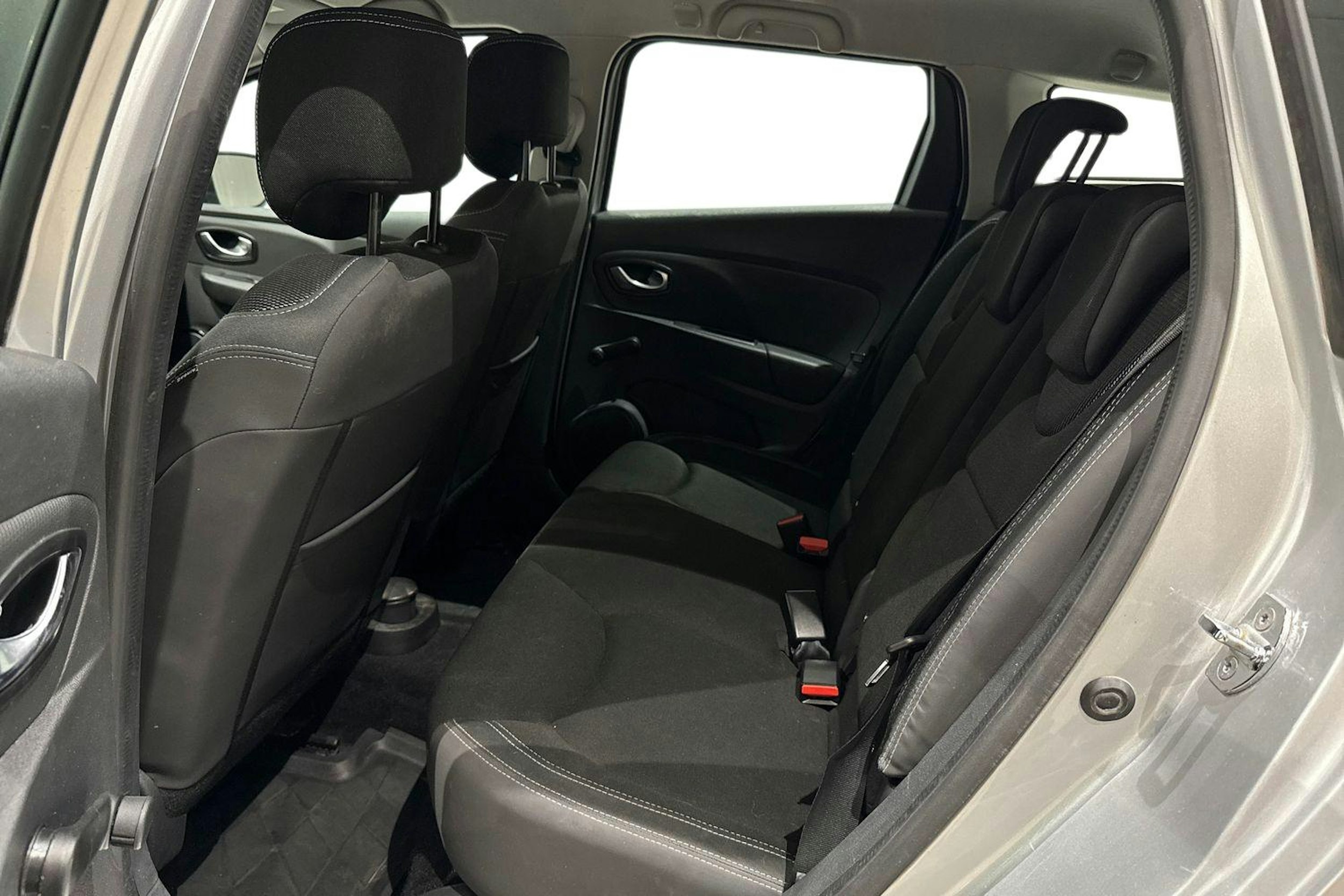 harmaa Renault Clio 2017 kuva 10.