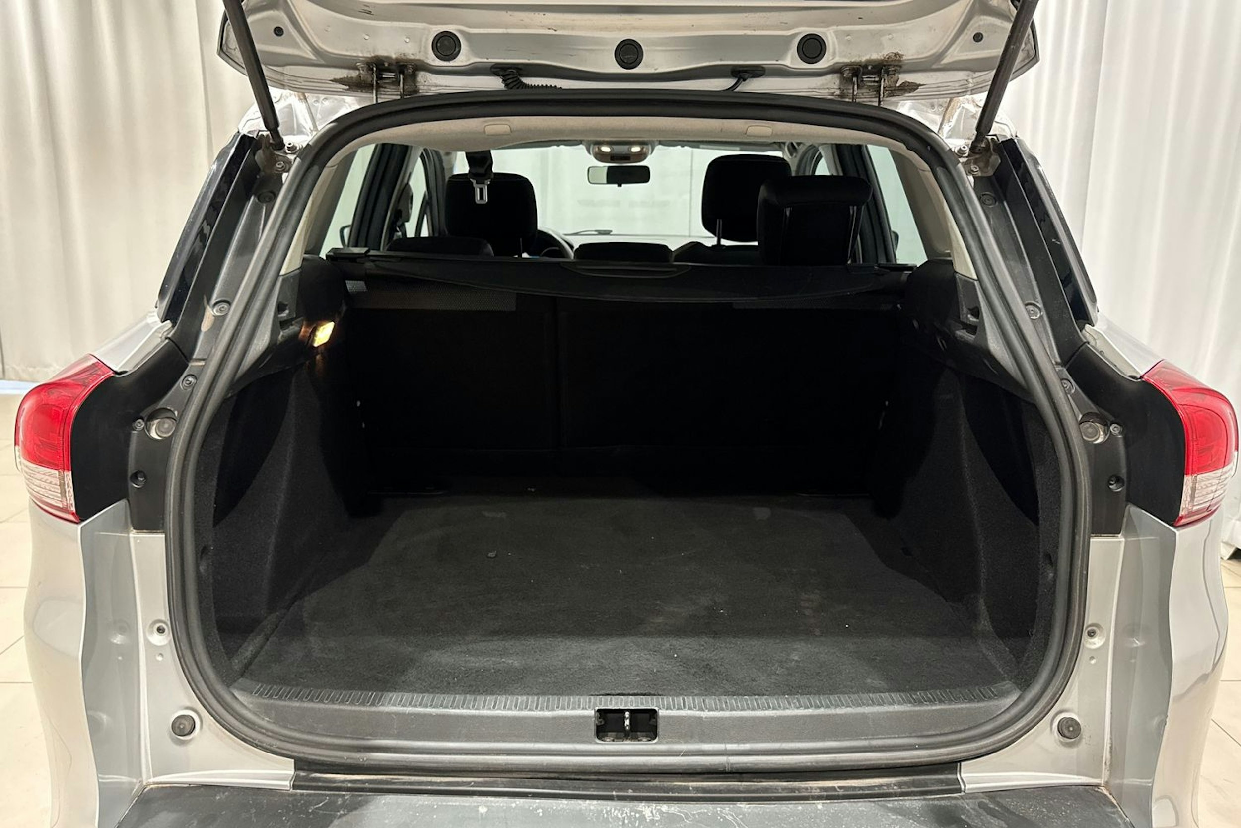 harmaa Renault Clio 2017 kuva 15.