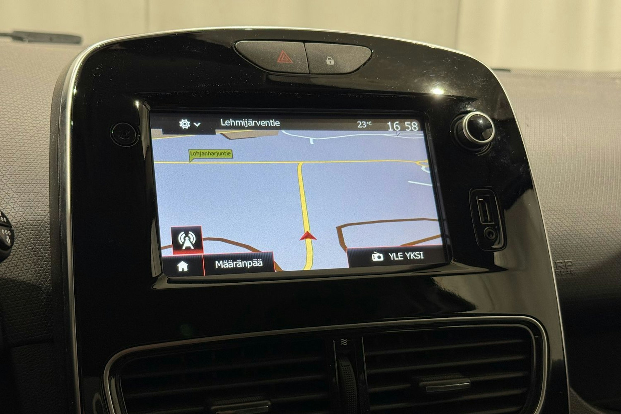 harmaa Renault Clio 2017 kuva 19.
