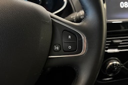 Punainen Renault CLIO 2017 kuva 16.