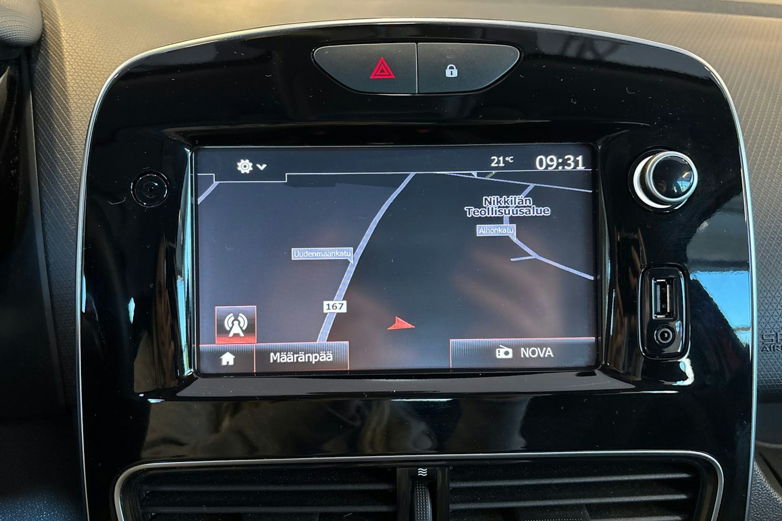 Punainen Renault CLIO 2017 kuva 20.