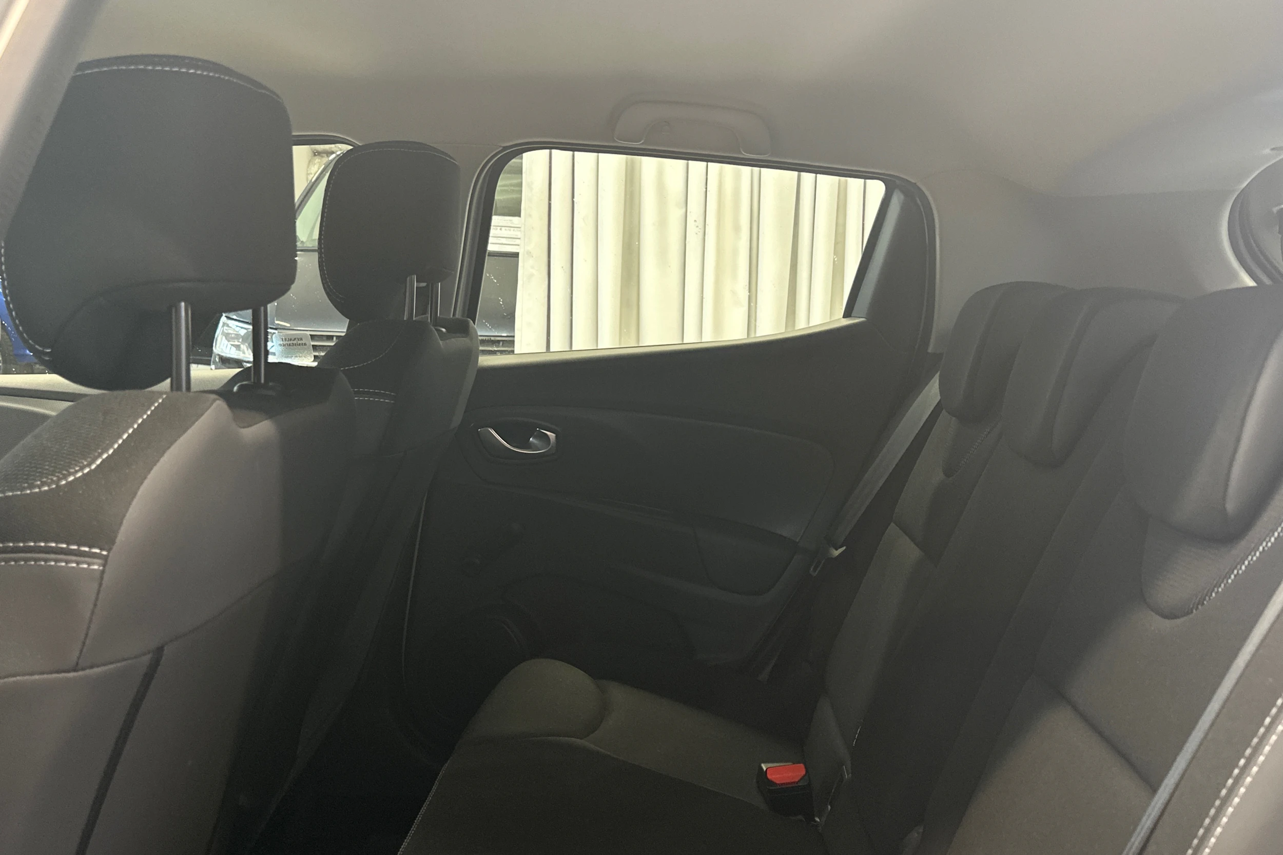 harmaa Renault Clio 2017 kuva 4.