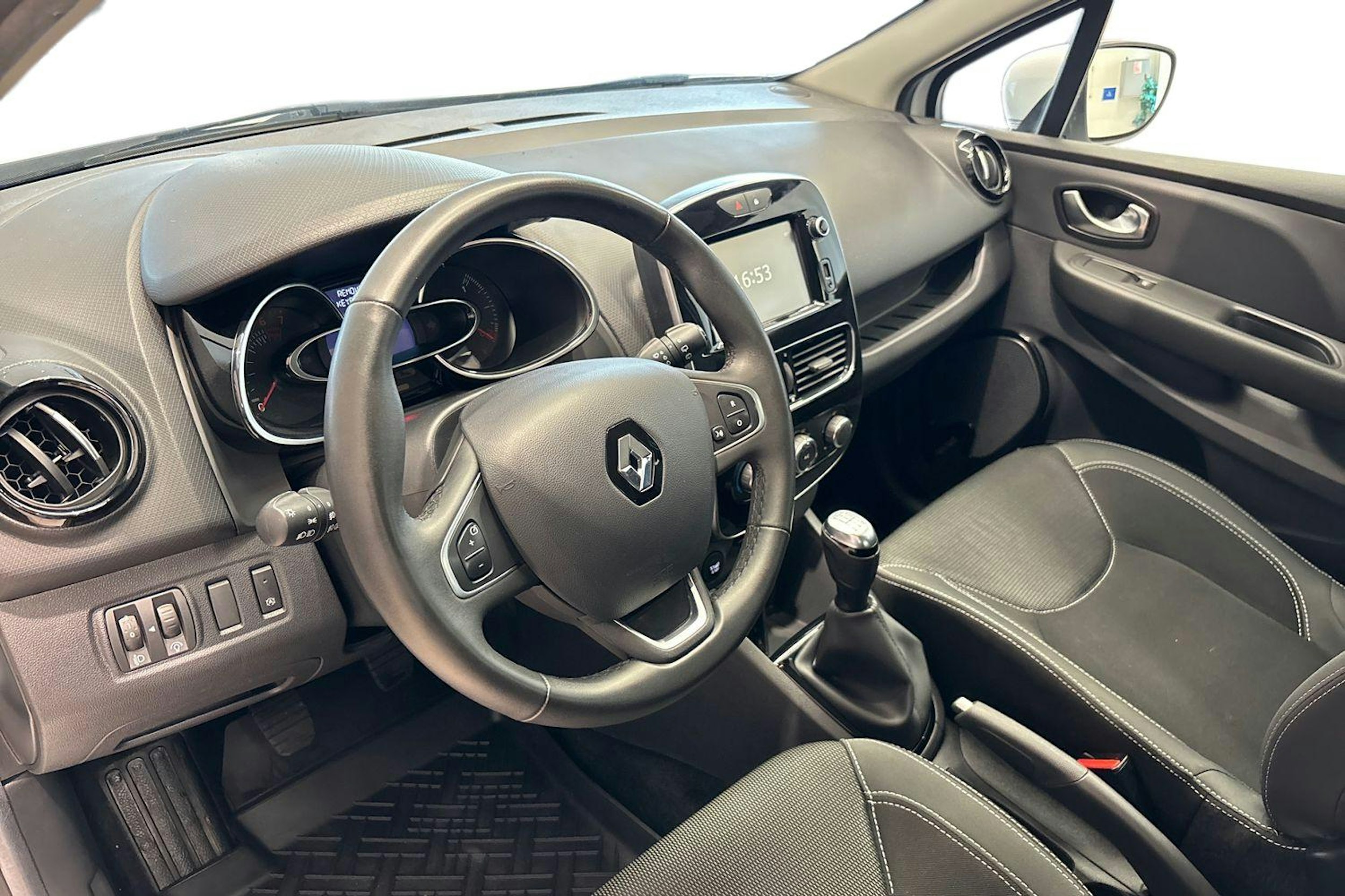 Valkoinen Renault CLIO 2017 kuva 7.