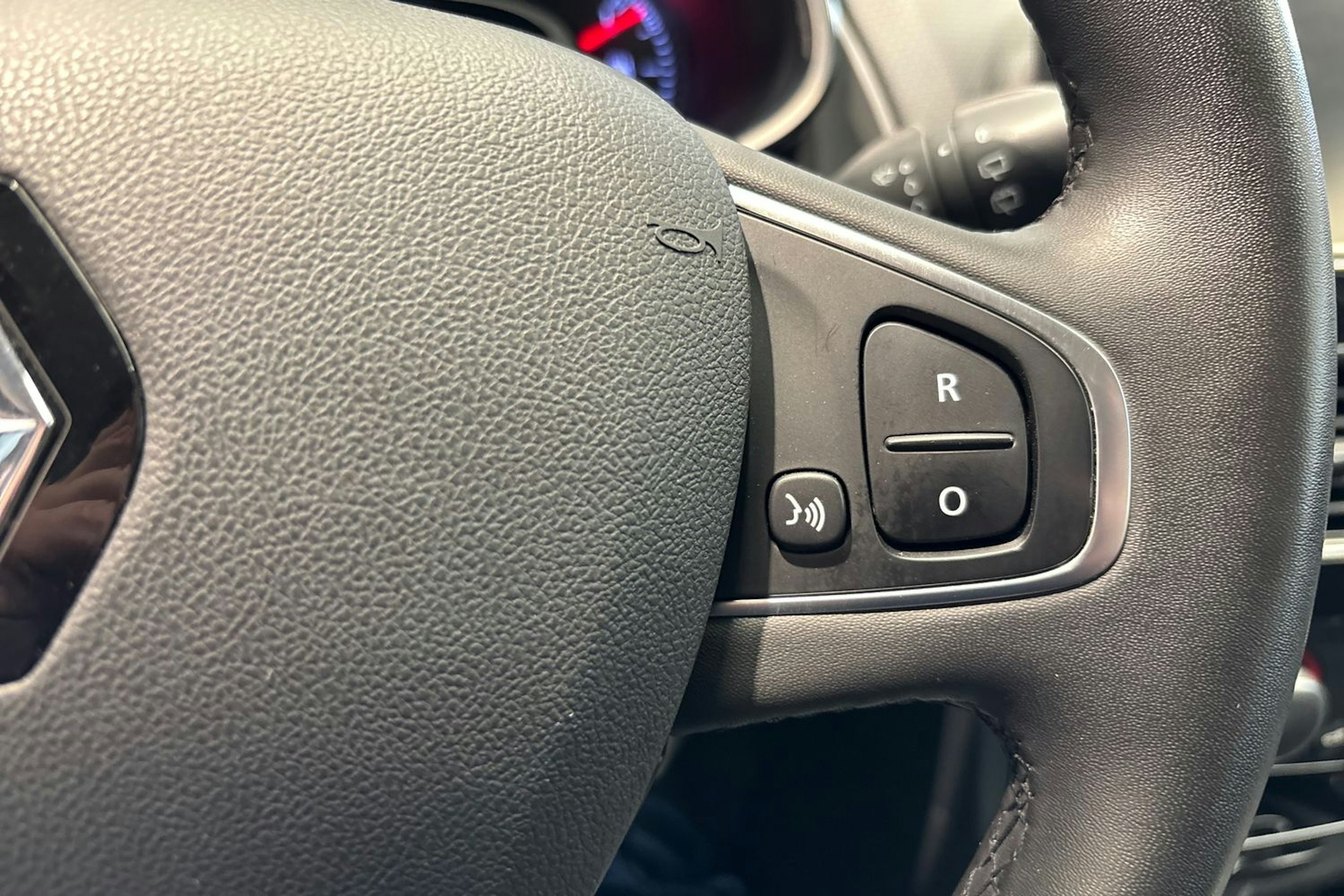 Valkoinen Renault CLIO 2017 kuva 16.